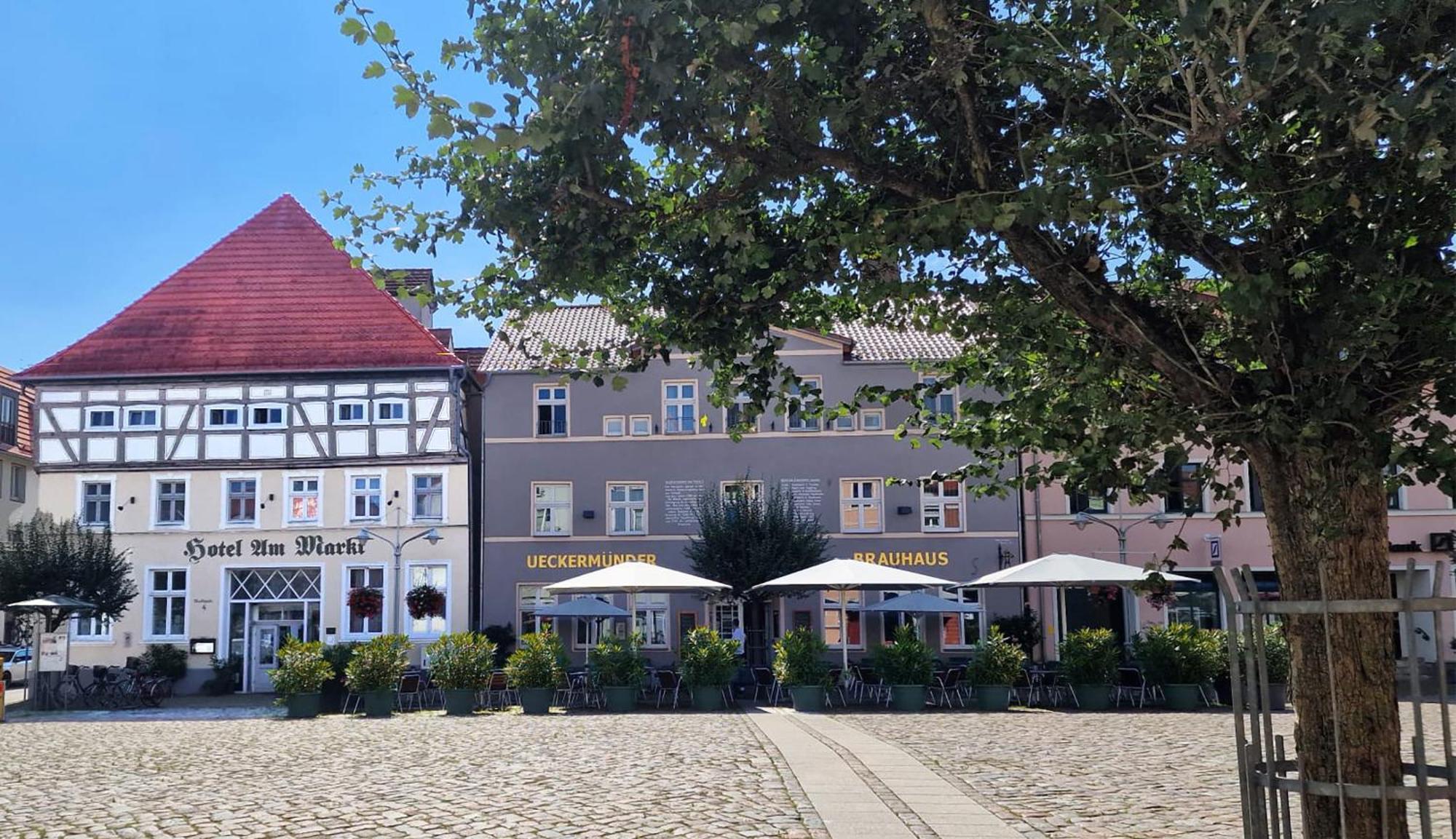 Hotel Am Markt & Brauhaus Stadtkrug Ueckermünde Kültér fotó